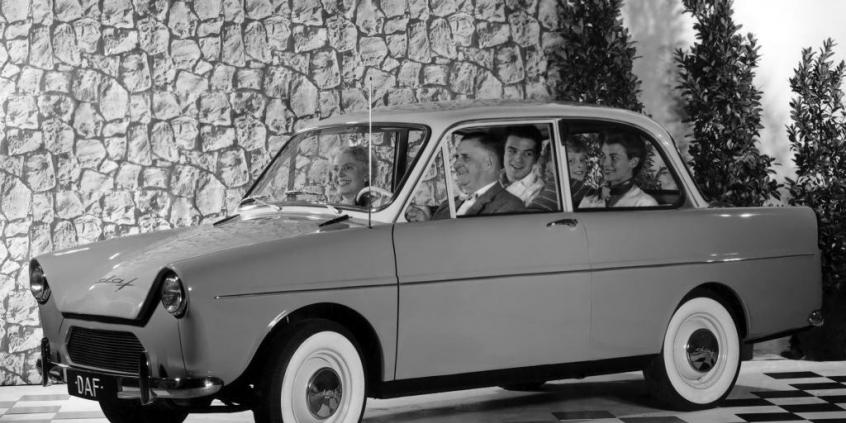  7.02.1958 | Premiera pierwszego osobowego DAF-A
