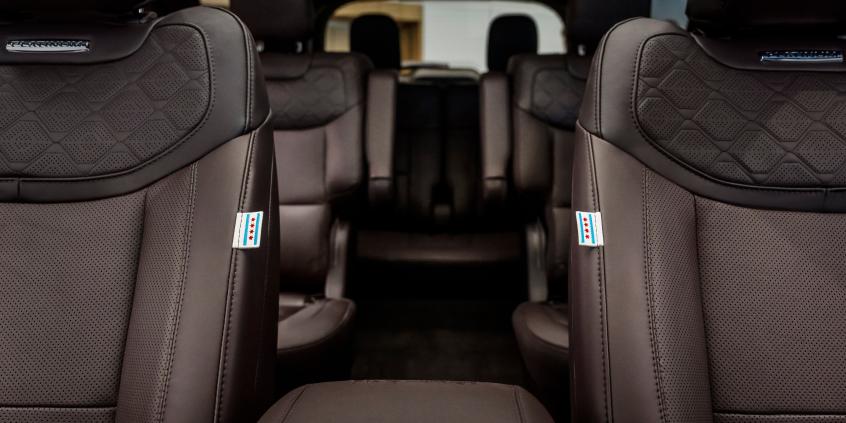 "Da Pope" w hybrydzie. Ford stworzył wyjątkowego Explorera dla papieża Leona XIV