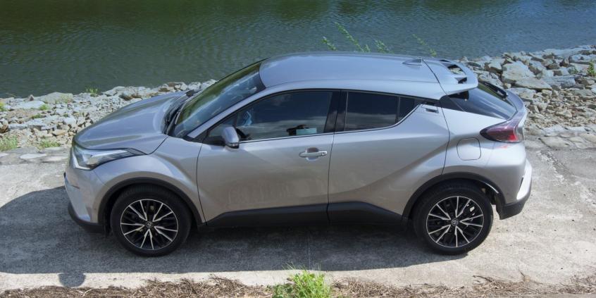 Toyota C-HR – czy wersja benzynowa ma sens?