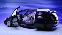 Mercedes F100 - lewy bok