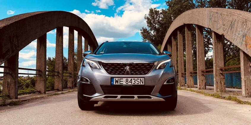 Peugeot 5008 – minivan po francusku