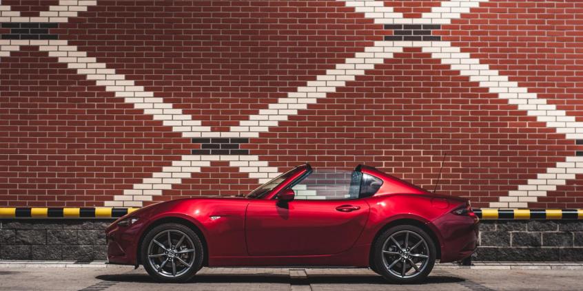 Mazda MX-5 RF – to nie jest samochód do podróżowania!