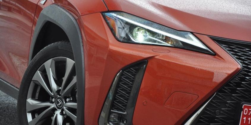 Lexus UX – nowy japoński crossover niczym „lizak za szybą”