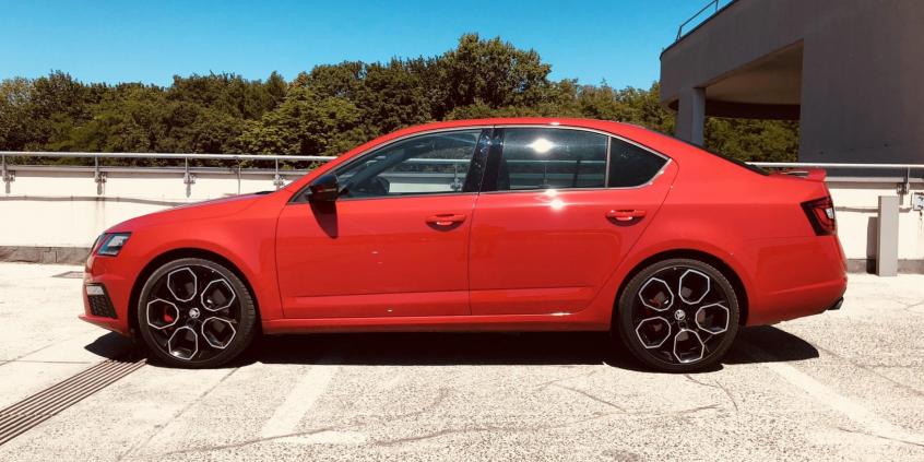 Skoda Octavia RS 245 – strzały z wydechu są w pakiecie?