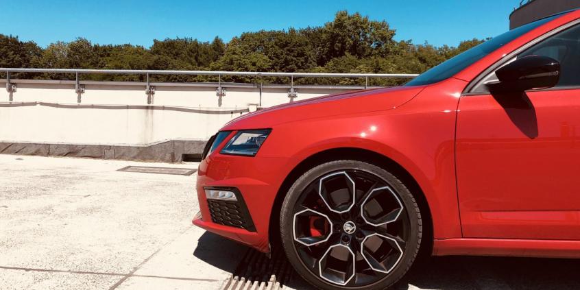 Skoda Octavia RS 245 – strzały z wydechu są w pakiecie?