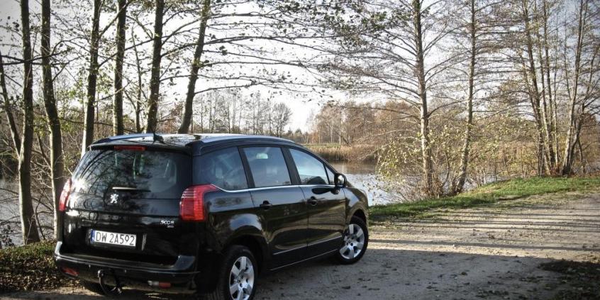 Peugeot 5008 pierwszej generacji – ciekawa propozycja dla rodziny
