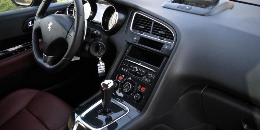 Peugeot 5008 pierwszej generacji – ciekawa propozycja dla rodziny