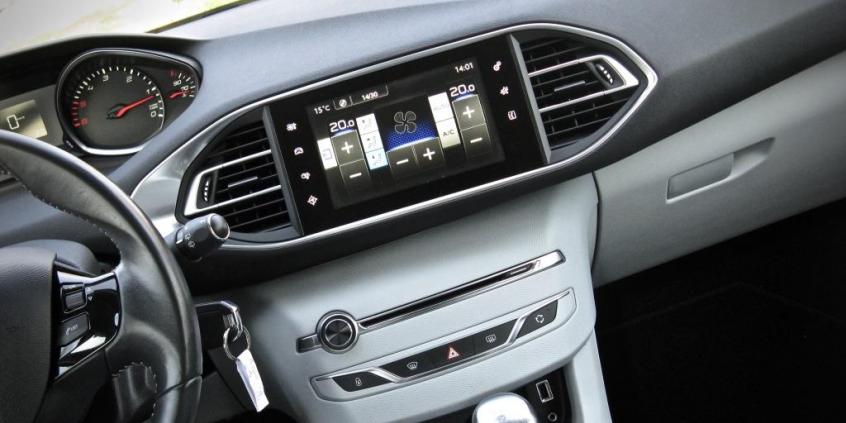 Peugeot 308 II – z chrapką na Golfa