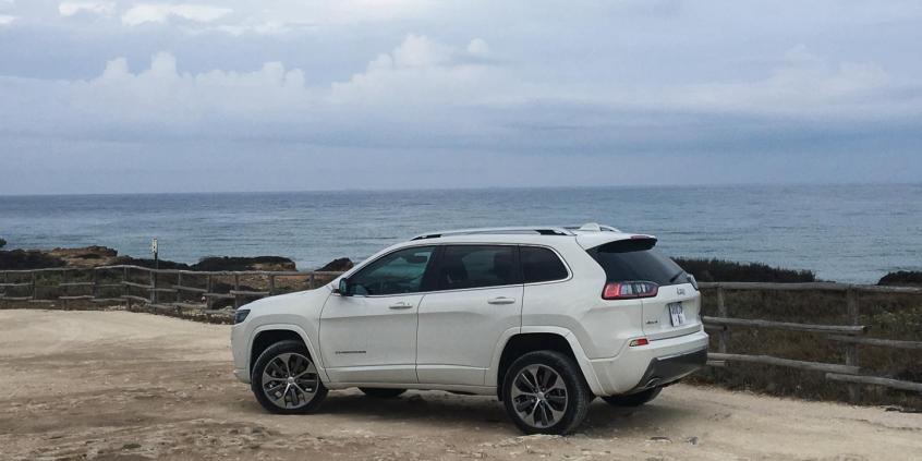 Prawdziwy SUV po zabiegu upiększającym – nowy Jeep Cherokee