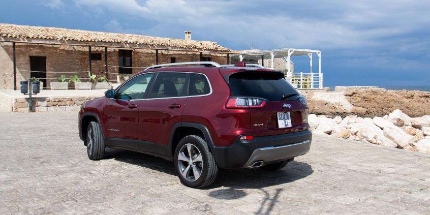 Prawdziwy SUV po zabiegu upiększającym – nowy Jeep Cherokee