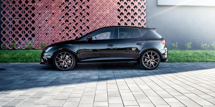 Peugeot 308 GTi czy Seat Leon Cupra R – co da więcej radości z jazdy?