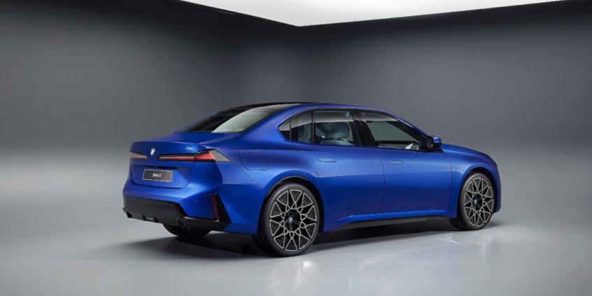 Nowe BMW serii 1 wróci do korzeni. Napęd na tył i elektryczne i1