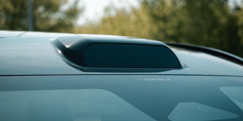 Jak systemy ADAS działają w deszczu i we mgle? Poradnik używania na autostradzie