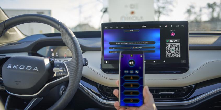 Skoda ostrzeże Cię przed policją i... pozwoli zagrać w Tetrisa. Rewolucyjna aktualizacja już jest!