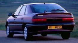 Renault Safrane - francuska &quot;a-szóstka&quot; w cenie Golfa