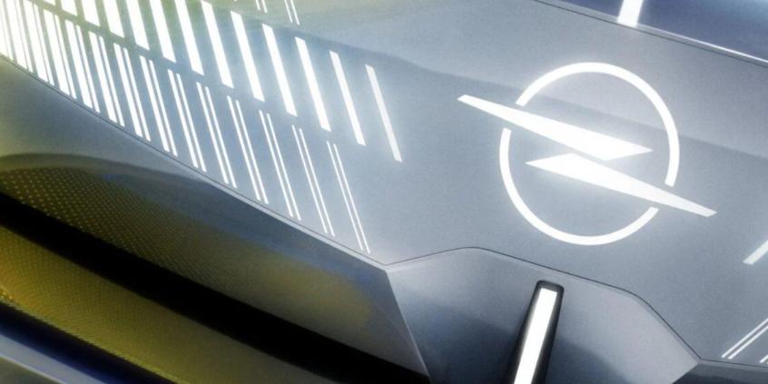 Opel nie rezygnuje z kombi. STX Concept zapowiada Astrę nowej generacji
