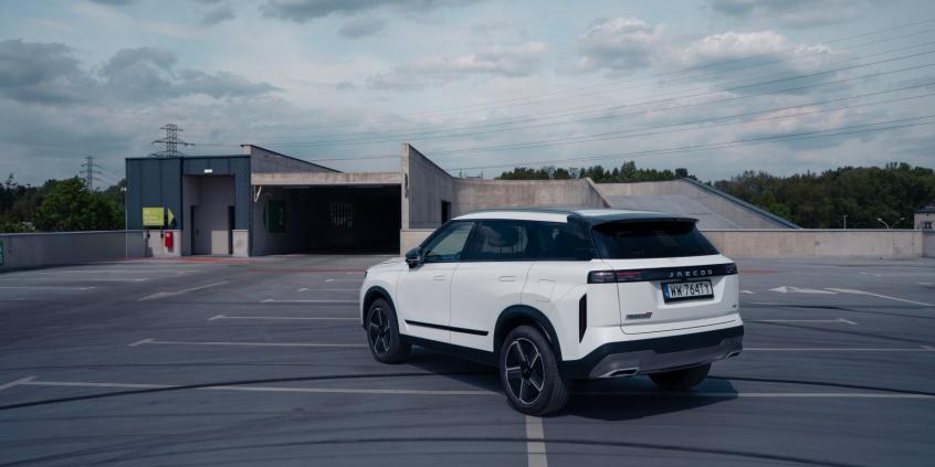 Dacia Bigster Full Hybrid vs Jaecoo 7 Hybrid - porównanie funkcjonalności i napędów. Różne podejścia do pełnej hybrydy