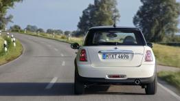 Mini Cooper II D Facelifting - widok z tyłu