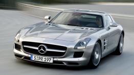 Mercedes SLS AMG - widok z przodu