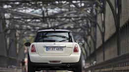 Mini Cooper II D Facelifting - widok z tyłu