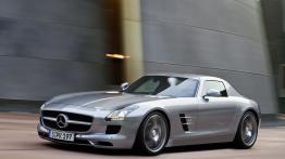 Mercedes SLS AMG - widok z przodu
