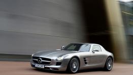 Mercedes SLS AMG - widok z przodu