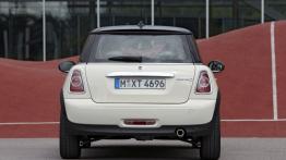 Mini Cooper II D Facelifting - widok z tyłu