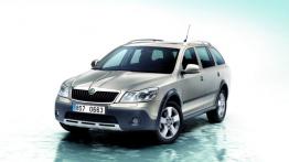 Skoda Octavia II Scout Facelifting - widok z przodu