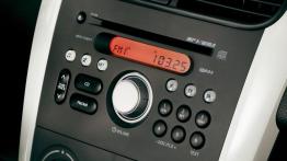 Suzuki Splash Facelifting - radio/cd