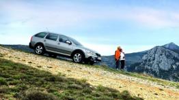 Skoda Octavia II Scout Facelifting - prawy bok