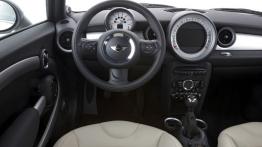 Mini Cooper II D Facelifting - kokpit