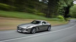 Mercedes SLS AMG - widok z przodu
