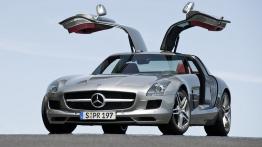 Mercedes SLS AMG - widok z przodu