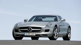Mercedes SLS AMG - widok z przodu