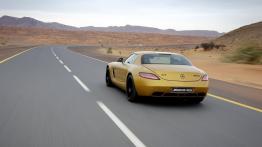 Mercedes SLS AMG - widok z tyłu
