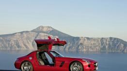 Mercedes SLS AMG - prawy bok