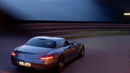 Mercedes SLS AMG - widok z tyłu