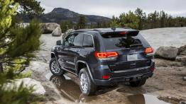 Jeep Grand Cherokee IV Facelifting - widok z tyłu