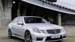 Mercedes Klasa E 63AMG - widok z przodu