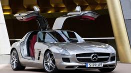 Mercedes SLS AMG - widok z przodu