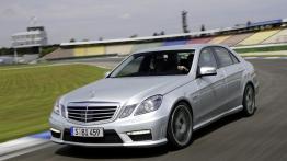 Mercedes Klasa E 63AMG - widok z przodu