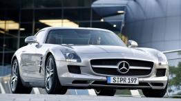 Mercedes SLS AMG - widok z przodu