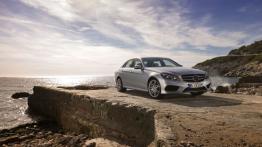 Mercedes E 500 (W212) sedan Facelifting - widok z przodu