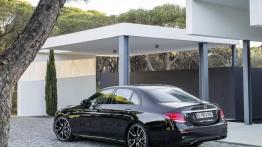 Nowa Klasa E po raz pierwszy jako AMG