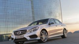Mercedes E 500 (W212) sedan Facelifting - widok z przodu
