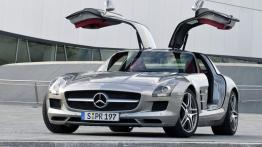 Mercedes SLS AMG - widok z przodu