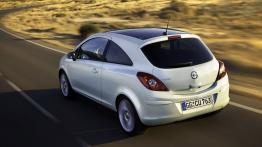 Opel Corsa po liftingu - widok z tyłu