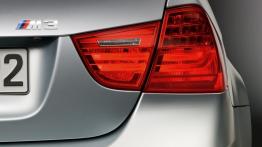 BMW M3 E90 Facelifting - prawy tylny reflektor - wyłączony