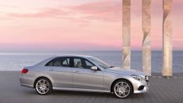 Mercedes E 500 (W212) sedan Facelifting - prawy bok