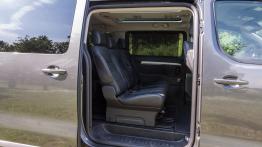 Rodzinny samochód dla VIP-ów – Peugeot Traveller Business VIP Long